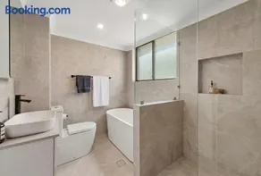 Designer Bondi Apartment with Pool - Image 1