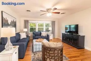 Refinished 3-BR Lowcountry Retreat - Image 3