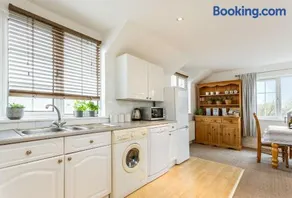 Arnold Cottage - Image 2