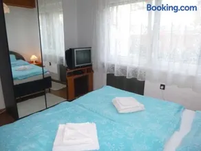 Oleander Holiday House - Image 3