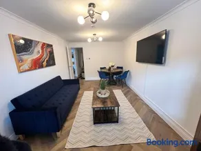 Stylish 2 Bed Apartment Central Bishop's Stortford - Image 4