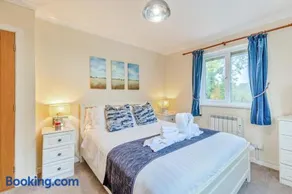 3 Bed in Tenby oc-t26851 - Image 4