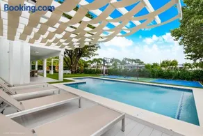 The Grand World Mansion - Game Room, 9 Bed rooms, Htd Pool, Mini Golf,BBQ - Image 5