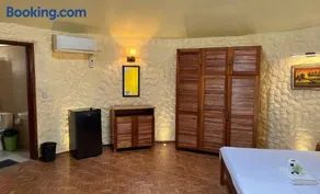 Midnite Inn - Image 4