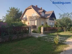 SZIESZTA APARTMAN - Image 1