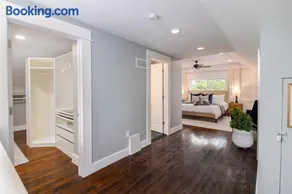 New! 3BR I 2BA Home in the Vibrant City of Hazel Park - Image 2