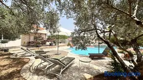 Villa Paladin - Spacious Villa with Pool near Garden Resort - 7 Min walk - Image 3