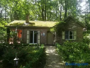 Rainbow Lodge - Image 1