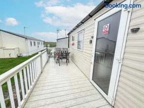 Caravan With Side Decking At St Osyth Beach Holiday Park Ref 28018Td - Image 1