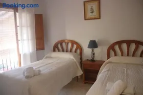 HOSTAL MONCADA - Image 2