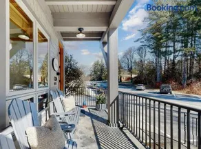 The Fifth - Stunning Luxury Rental in Downtown Highlands NC - Image 1
