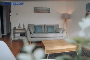 18 The Moorings - Image 2
