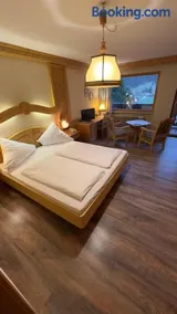 Hotel Alpenrose - Image 4