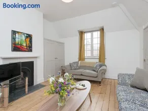 Stable Yard Cottage - Image 2