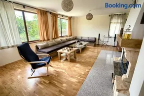 Guest House Villa Bozhenitsa - Image 3
