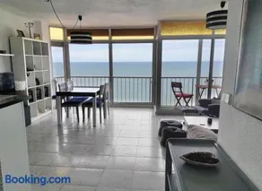 Terrace & Sea Views in Cullera - Image 3