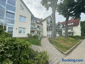 Ferienwohnung Möwe mit Balkon und einem Strandkorb im Sommer - Image 1