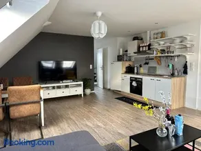 Cozy 55 M² Top Floor Apartment - Image 3