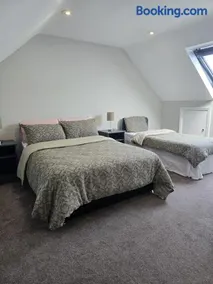Cope House Rooms - Image 4
