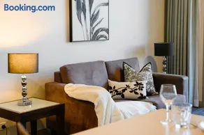 Modern 1BR Apt 1KM to Macquarie Park Station - Image 2