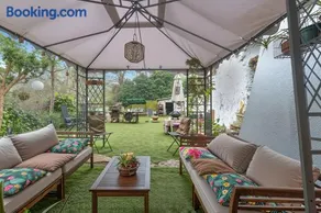 Chalet avec jardin, jacuzzi et barbecue | Vue jardin - Image 2