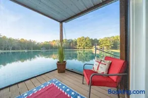 Tiny House Boat on a Tiny Lake Retreat - Image 5