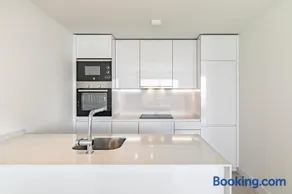 Luxury Seaview Penthouse - Image 4