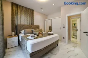 Apartment Madonna - Image 1