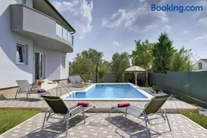 Villa Amber - Image 1