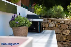 Naima Boutique Villa - Image 2