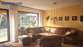 Großzügige Wohnung mit Terrasse und Gartenzugang - das komplette Erdgeschoß - Image 3