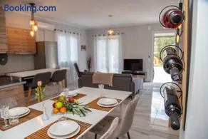 Lydia's Apartments - Image 1