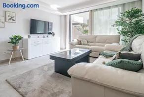 Room City Estepona Infinity 3BR & parking 2P - Image 3