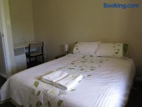 Acacia Cottage - Image 1