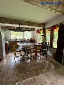 Stillwood Retreat-Off-Grid Nature Escape - Image 2