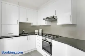 Amazing 3BR near Brick Lane - Image 4