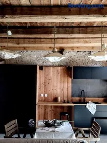 CAN TAT, Loft in a old coach house - Image 2