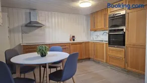 Ved sjøen i syd - Image 1