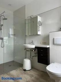Vier Jahreszeiten Suite - Image 1