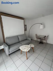 Mon Appart avec Terrasse et Piscine - Image 1