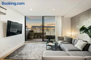 Beachside Gem with Gorgeous Views & Cafes Steps Away! - Image 5