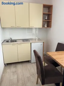 Lyon Apartments - Image 2