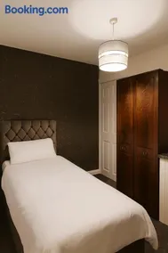 Decor Dreams - Luxury Family & Business Stay - Image 2
