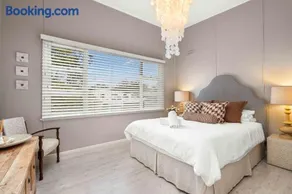 Whitewash Cottage by Experience Jervis Bay - Image 3