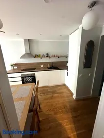 Albatross Mini - 2 Room Seaside Air-conditioned Apartment with Balcony - Image 3