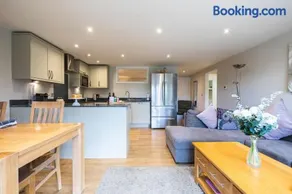 Warbler Lodge - Image 2