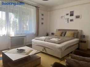 Studio East - Image 4