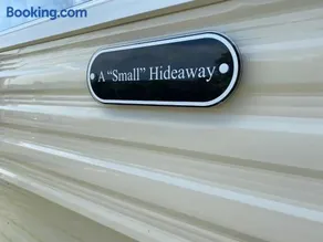 A 'Small' Hideaway - Image 3