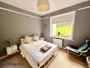 Auchnacree Luxury Villa - Hillend Edinburgh - SuperFast WiFi - Image 5