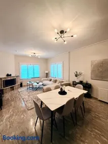 Villa Tuscany 8 away from Veria - Image 1